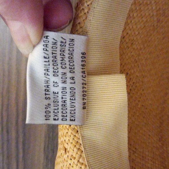Beautiful Liz Clairborne Straw Hat - Picture 7 of 7